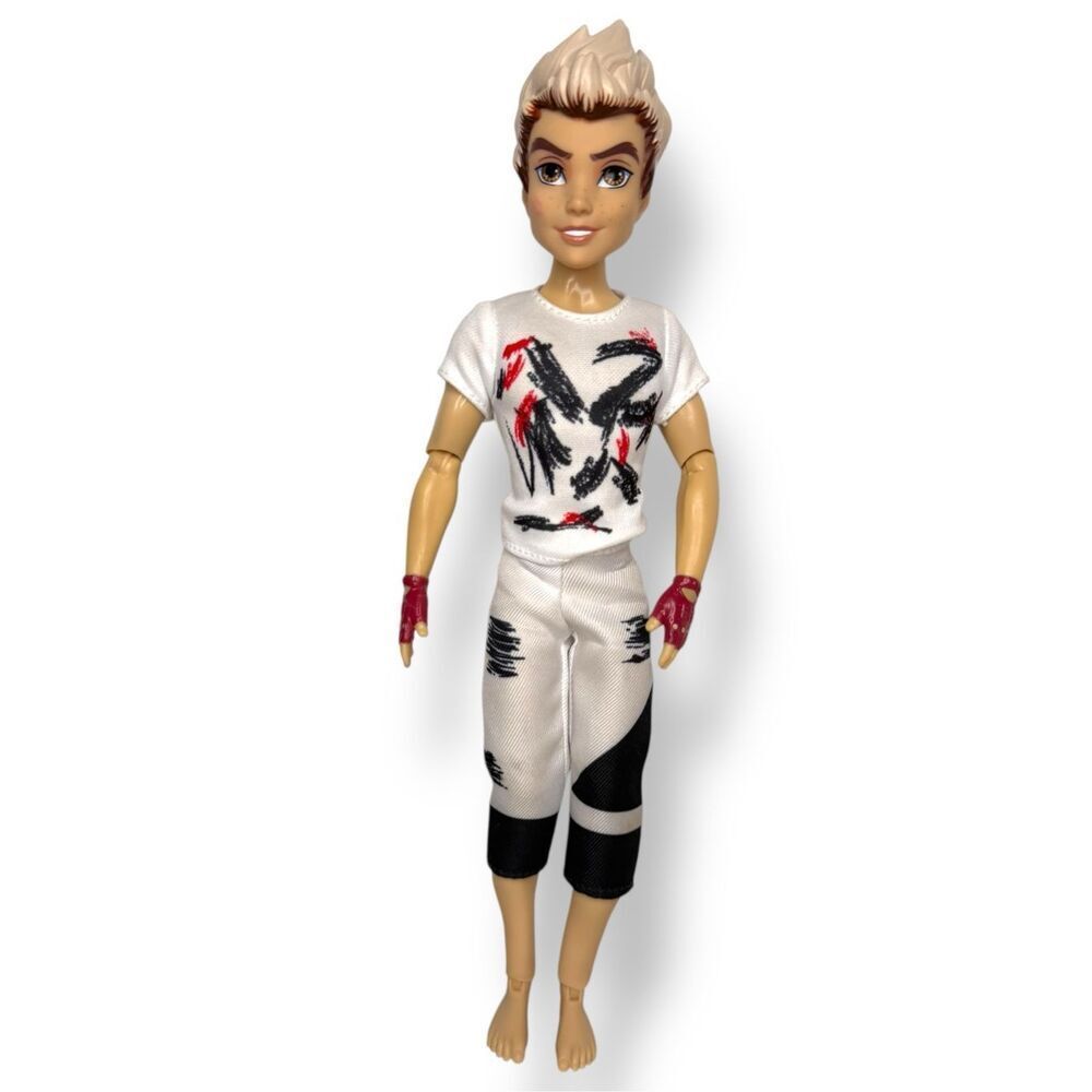 Disney Descendants Carlos Isle of the Lost‎ Doll 11” Articulated Doll Hasbro